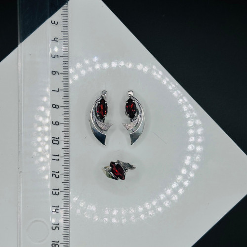 Серьги с163 (6.56 г), серебро,  Красный Гранат купить в интернет-магазине Циркон С