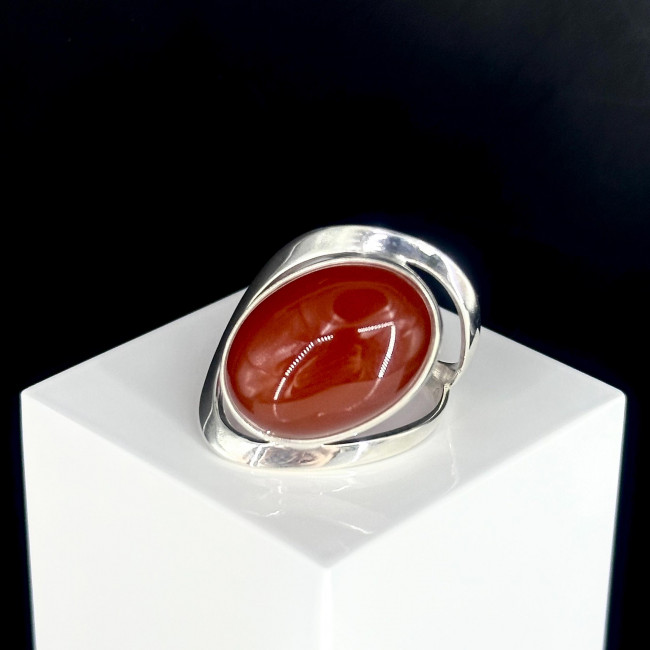 Серебряное кольцо Циркон к1661, коричневый, сердолик Кольцо к1661 (6.07 г), серебро, коричневый, сердолик купить в интернет-магазине Циркон С