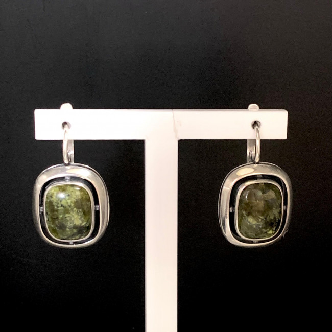 Серьги с168 (13.80 г), серебро, салатово-черный, змеевик купить в интернет-магазине Циркон С