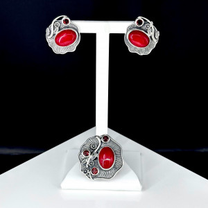 Серьги с кораллом в серебре с1724