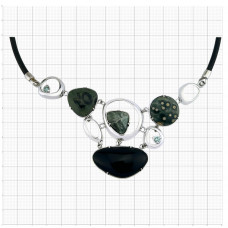 Серебряное колье с фианитами кл1743