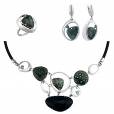 Серебряное колье с фианитами кл1743