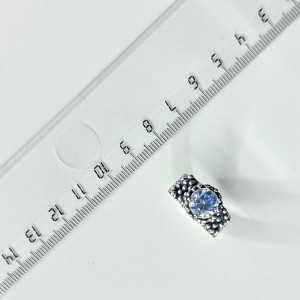 Кольцо из серебра 925 пробы с фианитами к1783