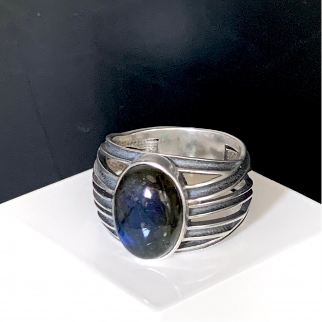 Серебряное кольцо Циркон к1802, голубой, лабрадор Кольцо к1802 (7.19 г), серебро, голубой, лабрадор купить в интернет-магазине Циркон С