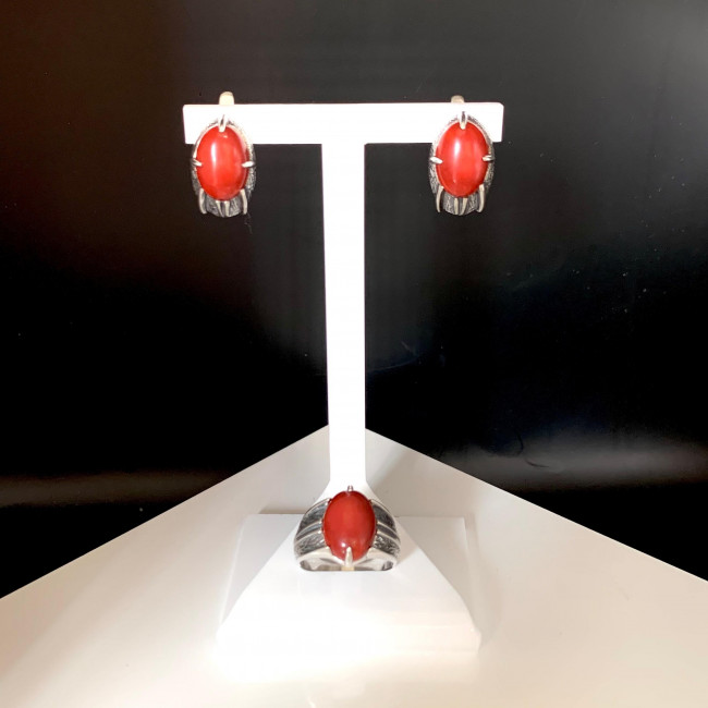 Серебряные серьги Циркон с1803, красный, коралл Серьги с1803 (6.65 г), серебро, красный, коралл купить в интернет-магазине Циркон С