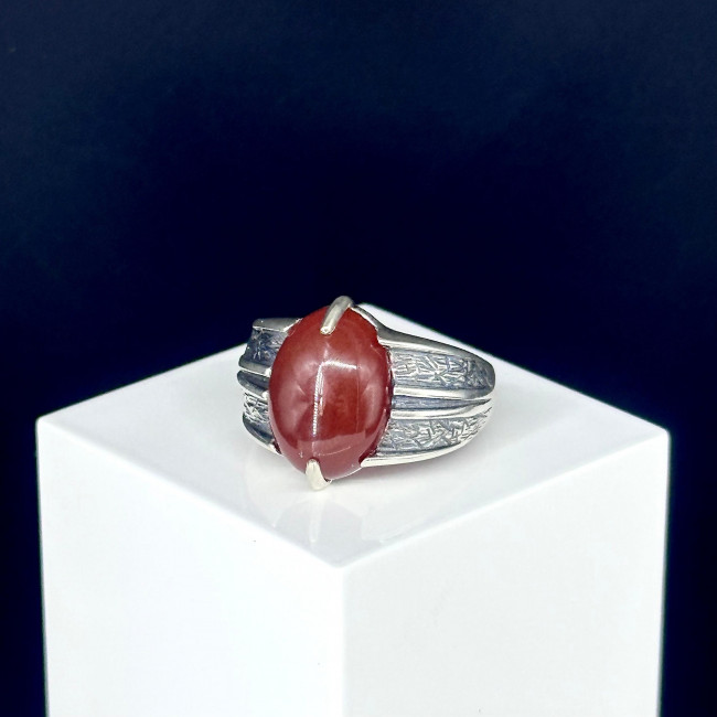 Серебряное кольцо Циркон к1803, коричневый, сердолик Кольцо к1803 (5.88 г), серебро, коричневый, сердолик купить в интернет-магазине Циркон С
