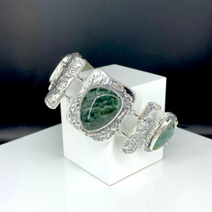 Серебряный браслет с камнями бр1899