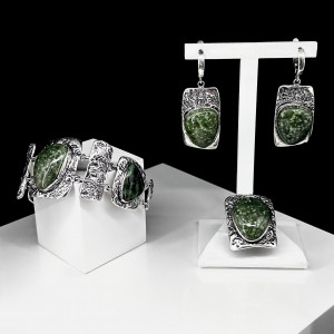 Серьги с1899 (22.57 г), серебро,  Зеленый Жадеит купить в интернет-магазине Циркон С