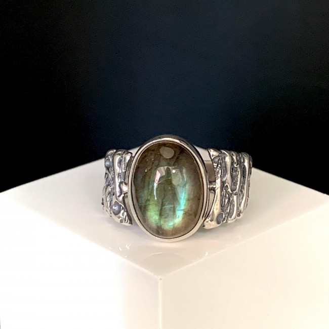 Серебряное кольцо Циркон к1922, зеленый, лабрадор Кольцо к1922 (5.89 г), серебро, зеленый, лабрадор купить в интернет-магазине Циркон С