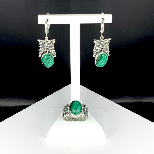 Серебряное кольцо Циркон к1922, зеленый, малахит Кольцо к1922 (6.31 г), серебро, зеленый, малахит купить в интернет-магазине Циркон С
