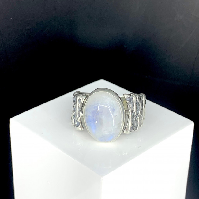 Серебряное кольцо Циркон к1922, молочно-голубой, адуляр Кольцо к1922 (6.11 г), серебро, молочно-голубой, адуляр купить в интернет-магазине Циркон С