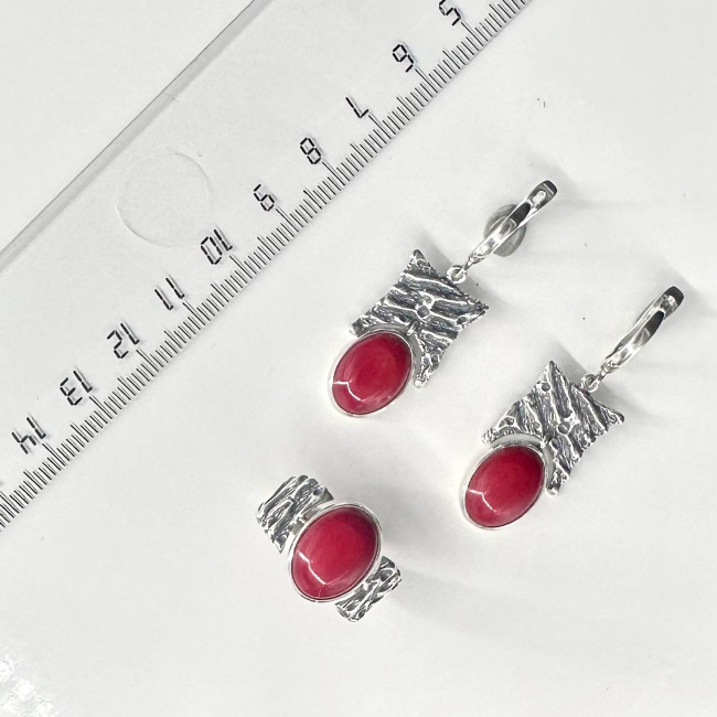 Серебряное кольцо Циркон к1922, красный, коралл Кольцо к1922 (5.93 г), серебро, красный, коралл купить в интернет-магазине Циркон С