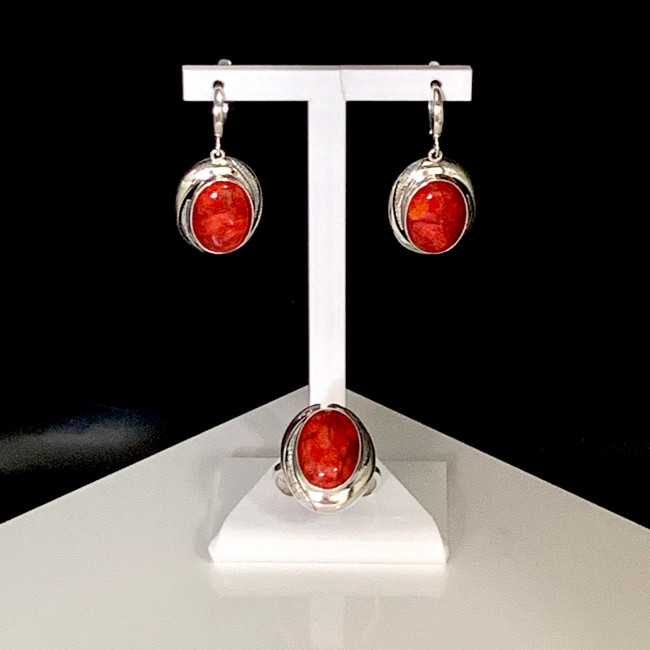 Серебряные серьги Циркон с1923, красный, коралл губч. Серьги с1923 (11.33 г), серебро, красный, коралл губч. купить в интернет-магазине Циркон С