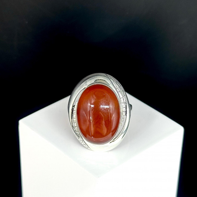 Серебряное кольцо Циркон к1923, коричневый, сердолик Кольцо к1923 (6.02 г), серебро, коричневый, сердолик купить в интернет-магазине Циркон С