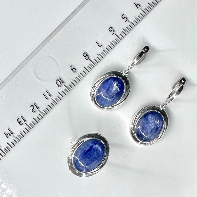 Серебряное кольцо Циркон к1923, синий, кианит Кольцо к1923 (6.91 г), серебро, синий, кианит купить в интернет-магазине Циркон С