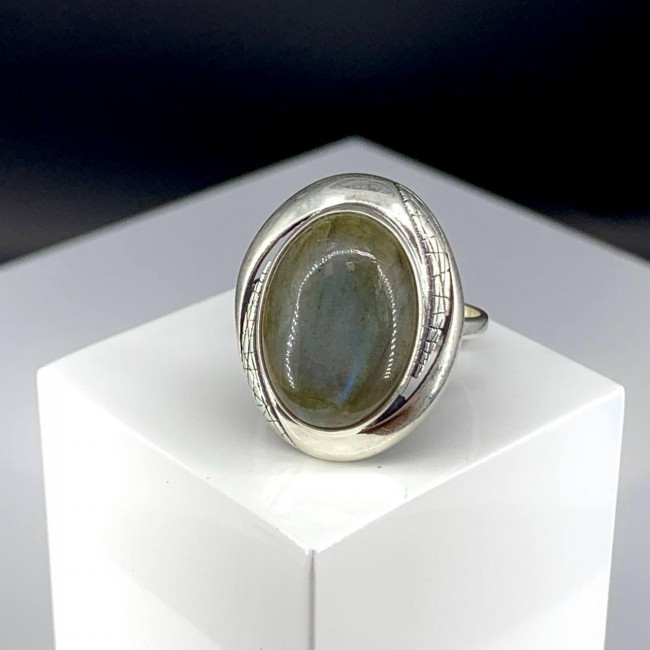Серебряное кольцо Циркон к1923, голубой, лабрадор Кольцо к1923 (6.42 г), серебро, голубой, лабрадор купить в интернет-магазине Циркон С