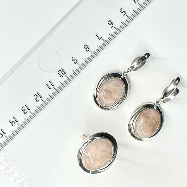 Серебряное кольцо Циркон к1923, розовый, морганит Кольцо к1923 (6.70 г), серебро, розовый, морганит купить в интернет-магазине Циркон С