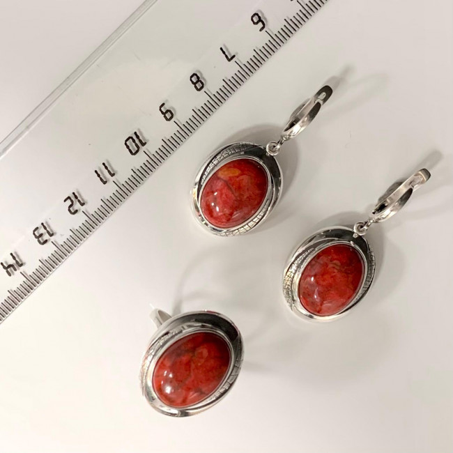 Серебряное кольцо Циркон к1923, красный, коралл губч. Кольцо к1923 (6.18 г), серебро, красный, коралл губч. купить в интернет-магазине Циркон С