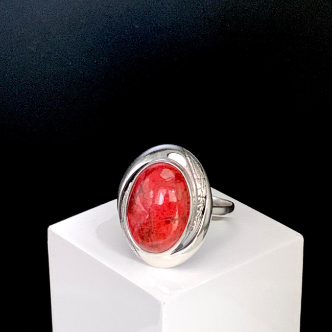 Серебряное кольцо Циркон к1923, красный, коралл губч. Кольцо к1923 (6.18 г), серебро, красный, коралл губч. купить в интернет-магазине Циркон С