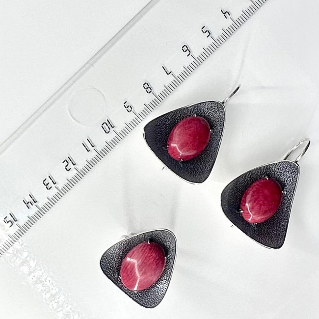 Серебряные серьги Циркон с1937, красный, коралл Серьги с1937 (14.52 г), серебро, красный, коралл купить в интернет-магазине Циркон С