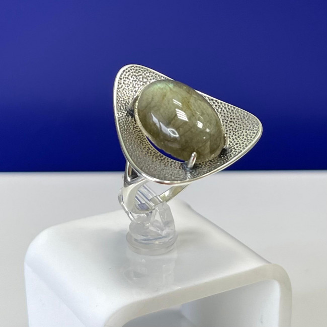 Кольцо к1937 (7.93 г), серебро, зеленый, лабрадор купить в интернет-магазине Циркон С