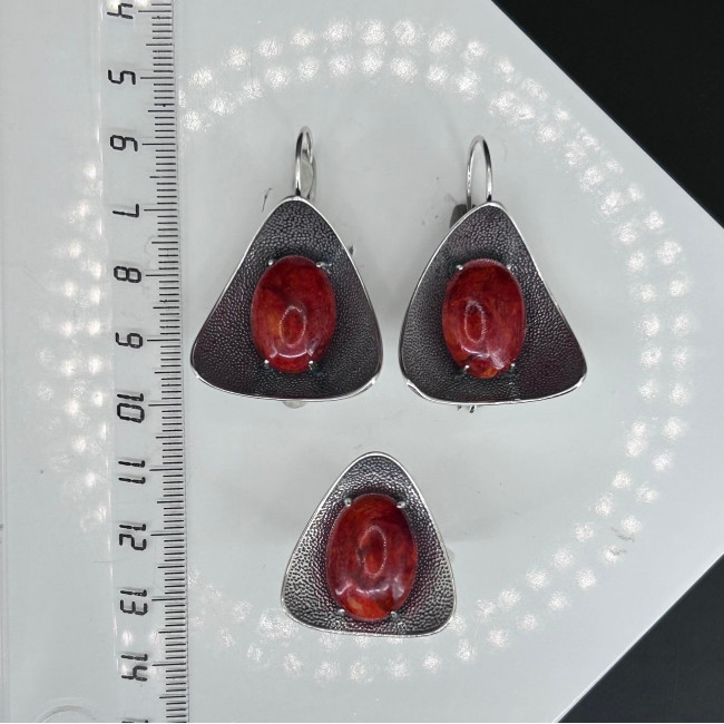 Серебряное кольцо Циркон к1937, красный, коралл губч. Кольцо к1937 (7.59 г), серебро, красный, коралл губч. купить в интернет-магазине Циркон С