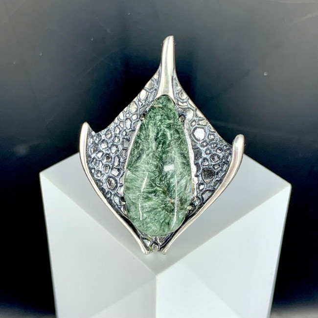 Кольцо к1950 (7.96 г), серебро, зеленый, клинохлор купить в интернет-магазине Циркон С