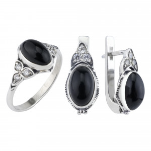 Кольцо из серебра 925 пробы с фианитами к221