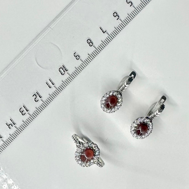 Серьги с2219 (5.70 г), серебро, красный, бесцветный, гранат, фианит купить в интернет-магазине Циркон С