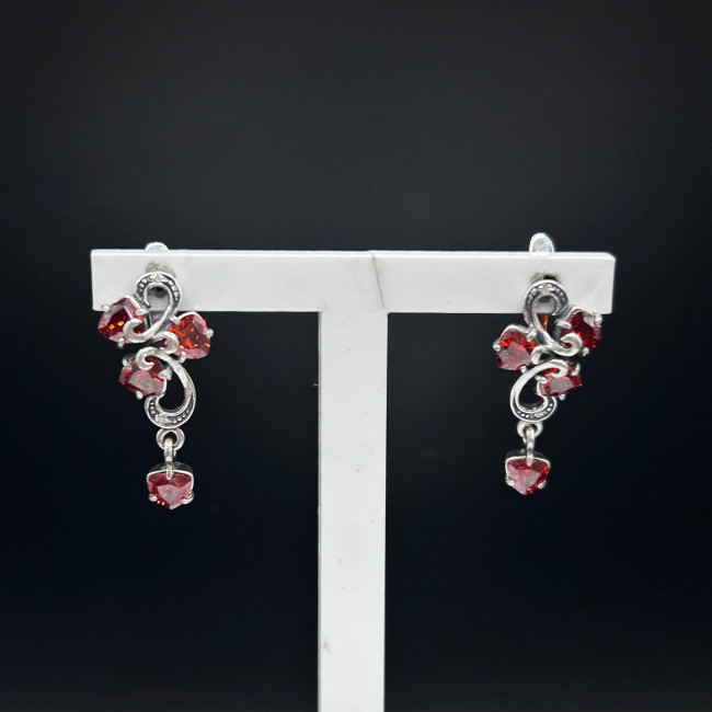 Серьги с2465 (6.32 г), серебро, красный, бесцветный, фианит купить в интернет-магазине Циркон С