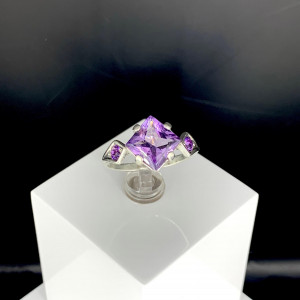 Кольцо из серебра 925 пробы к249