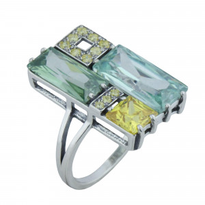 Кольцо из серебра 925 пробы с фианитами к2552