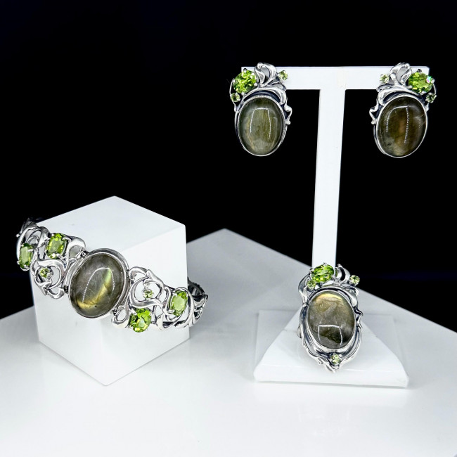 Серьги с2610 (16.96 г), серебро, зеленый, зелено-желтый, лабрадор, хризолит купить в интернет-магазине Циркон С