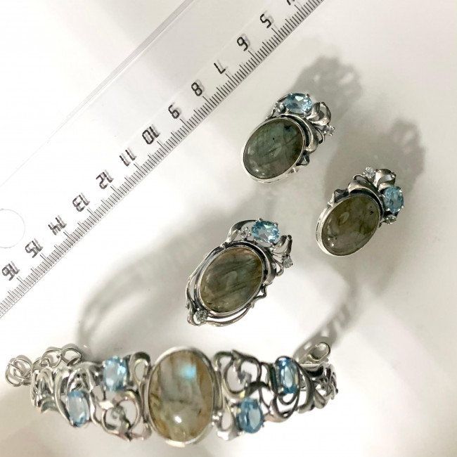 Серьги с2610 (17.36 г), серебро, оливковый, кварц (имит), лабрадор, фианит купить в интернет-магазине Циркон С