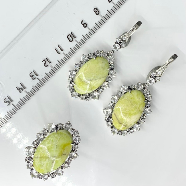 Серьги с2628 (15.39 г), серебро, зелено-желтый, белый, лизардит, топаз купить в интернет-магазине Циркон С