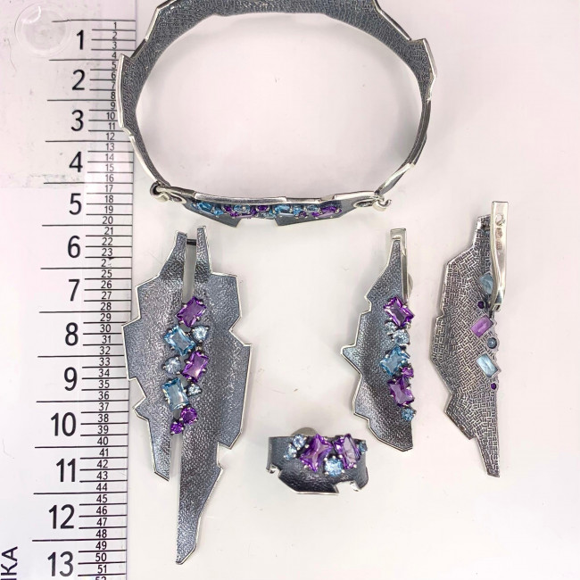 Серьги с2682 (11.79 г), серебро, фиолетовый, голубой, аметист, топаз свисс купить в интернет-магазине Циркон С