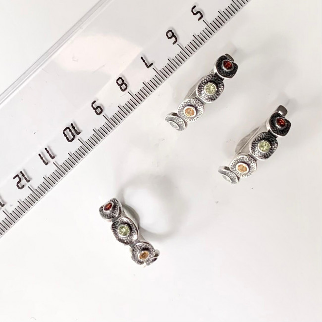 Серьги с2690 (6.60 г), серебро, красный, голубой, зелено-желтый, рыжий, гранат, топаз скай, хризолит, цитрин купить в интернет-магазине Циркон С